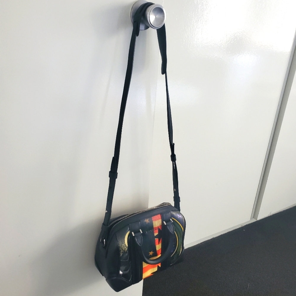 Givenchy Medium Lucrezia Bag: Rebel Yelp - Picture 11 of 11